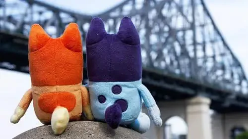 Bluey Bingo Plush Toys Bundle – Exclusive 2-Pack Soft Toys, Deluxe Fabric, Embroidered Detail, Plush Characters for Show Time or Story Time - 6