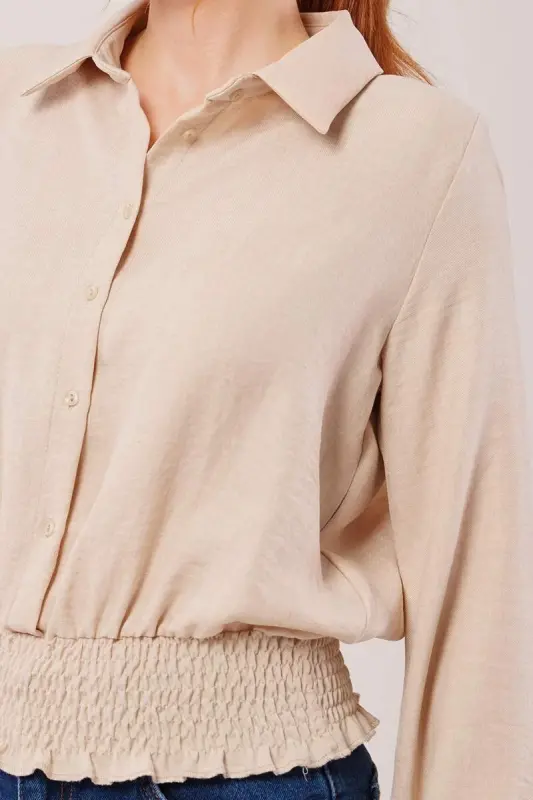 Блузка бежевая с резинкой на талии и запястьях - 3