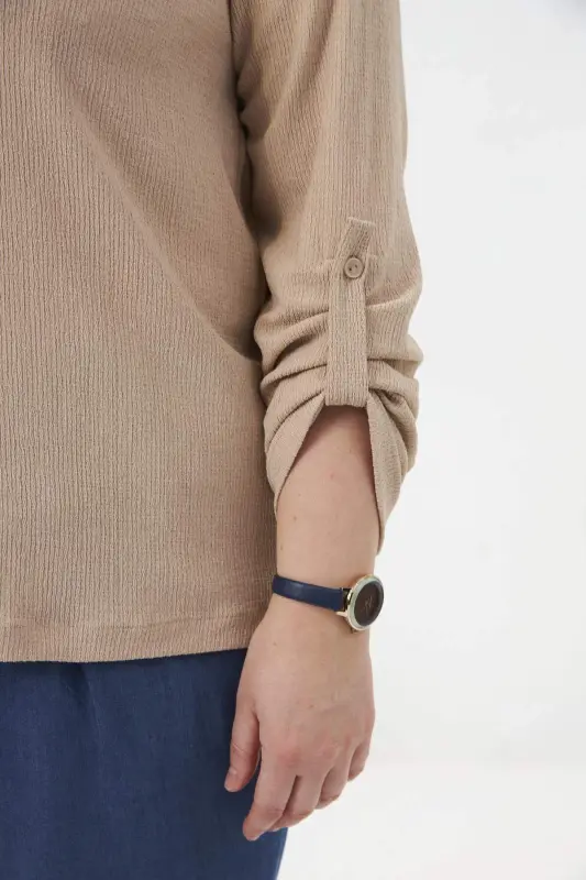 Блузка большого размера бежевого цвета из ткани букле - 3