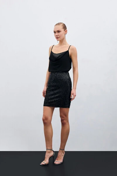 Блузка с открытыми плечами - Черная - 5