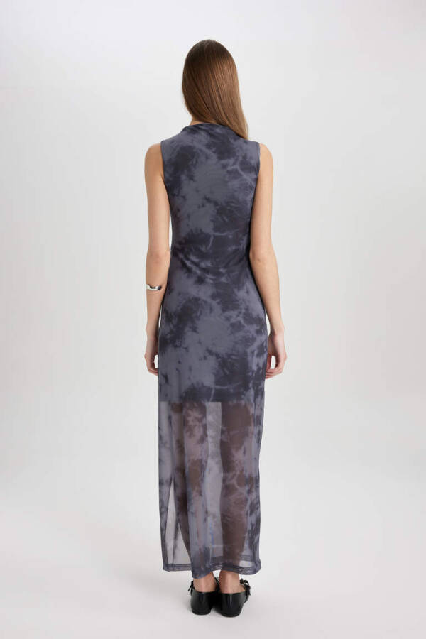 Bodycon Vücudu Saran Dik Yaka Yırtmaçlı Batik Tül Kolsuz Maxi Abiye Elbise-Antrasit - 6