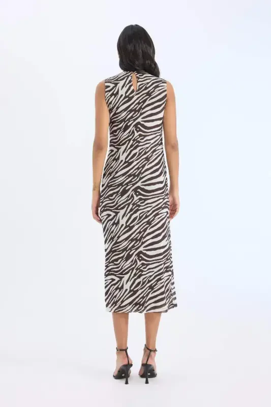 Bodycon tana qisib turadigan yarim balıkçı yoqali zebra naqshli tyul yengsiz midi ko'ylak-ochiq jigarrang - 7