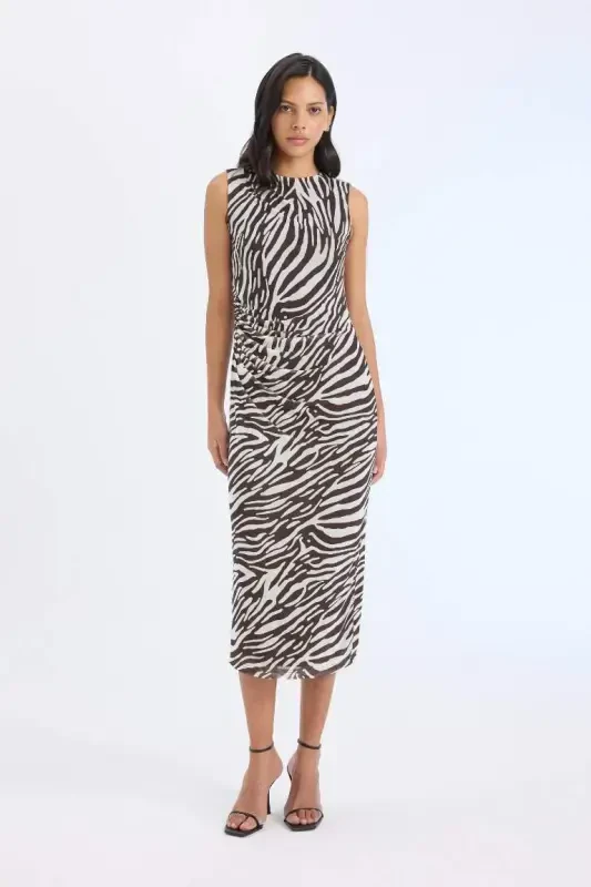 Bodycon Vücudu Saran Yarım Balıkçı Yaka Zebra Desenli Tül Kolsuz Midi Elbise-Açık Kahve - 3