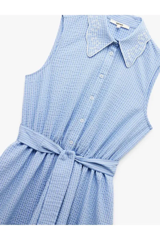 Ärmelloses langes Hemdkleid mit lockerer Passform und Gürteldetail - Blau gestreift - 6