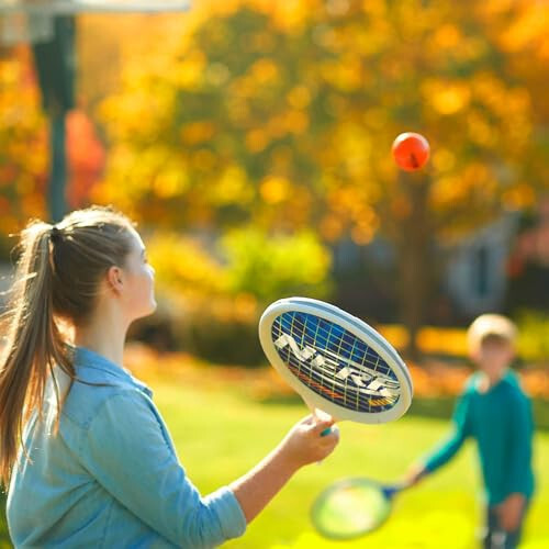 Bolalar uchun NERF ko'pikli tennis to'plami - 2 o'yinchi bolalar uchun tennis to'plami - Jumbo raketkalar va ko'pikli tennis to'pi - Yopiq tennis to'plami - (2) raketka va ko'pikli to'p kiritilgan - 6