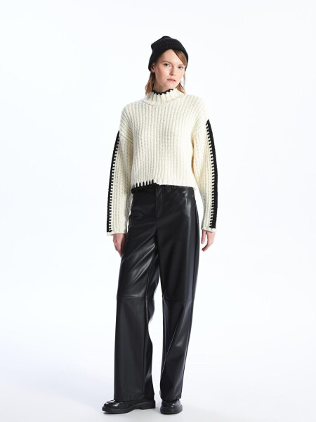 Bologna - Contrast Detail Relaxed Fit Turtleneck Sweater - Ecru Color - 2