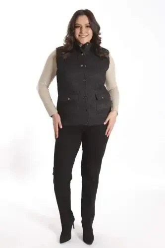 Большой стеганый черный жилет с кнопками - 7