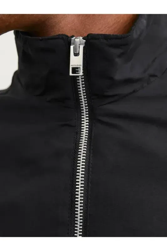 Бомбер с воротником-стойкой - 4