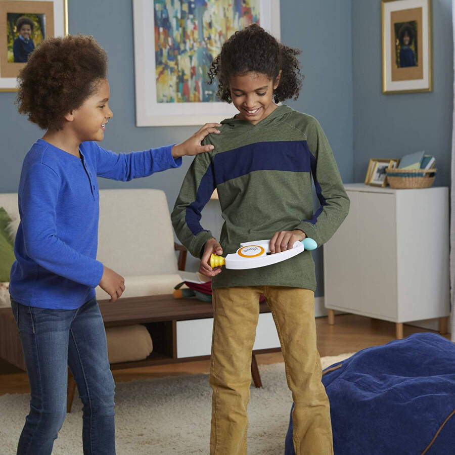 Bop It! Electronic Game for Kids Ages 8 and Up, Kids Board Games for 1+ Players, Kids Gifts- - 5