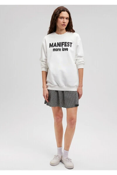 Bosilganli Velo Yaka Oq Rangli Svitshot 1s10083-70057 - MAVI (1)