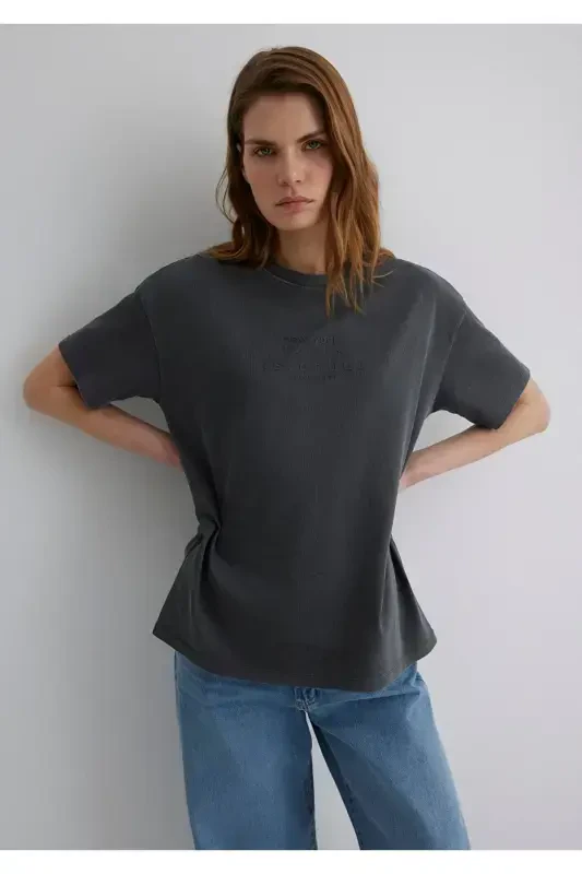 Bosma naqshli antratsit futbolka, keng bichimli / Keng va qulay kesim - 3