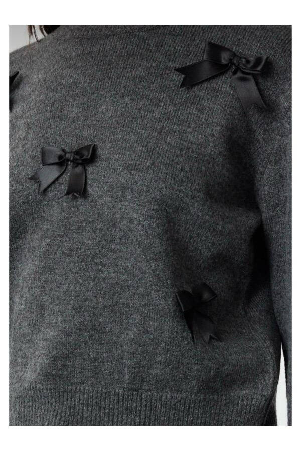 Bow Detail Knit Sweater - 10