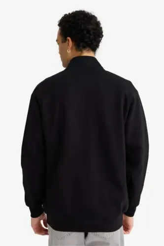 Boxy Fit Tik Yoqali Bosmali Ichki Yumshoq Tukli Xirka-Qora - 5