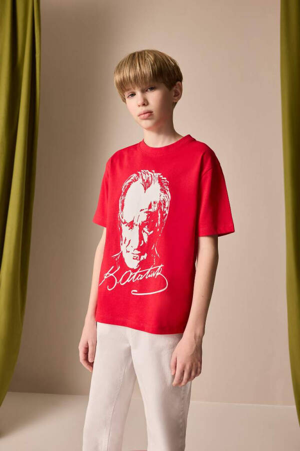 Boys 29 October Republic Day Crew Neck Atatürk Print Short Sleeve Red T-Shirt-Red - 2