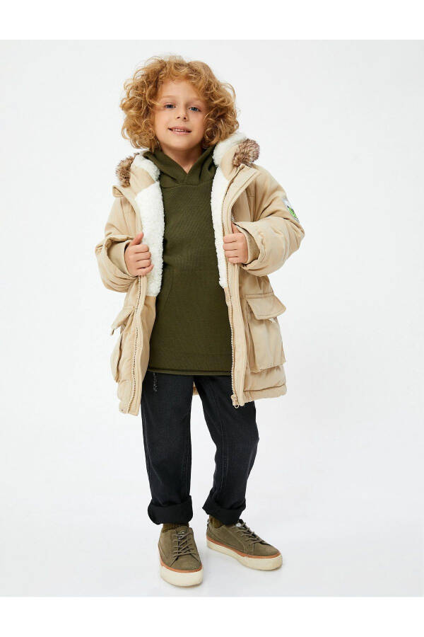 Boys' hooded coat with padded pockets, wind flap, fur lining, zipper. - 1