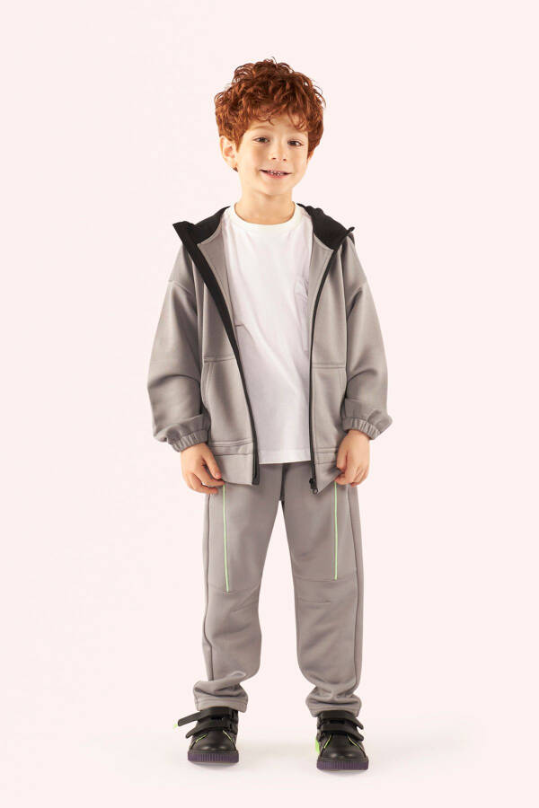 Boys' Zippered Gray Sweatshirt - 2