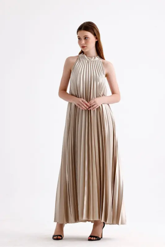 Boyundan Bağlamali Piliseli Dijital Baskili Kolsuz Saten Elbise | Elb34513 Bej-Bej - 2