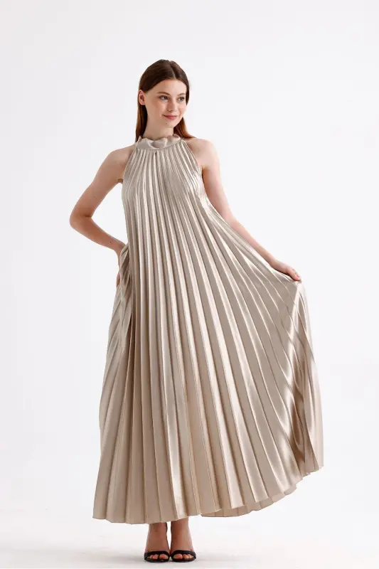 Boyundan Bağlamali Piliseli Dijital Baskili Kolsuz Saten Elbise | Elb34513 Bej-Bej - 3