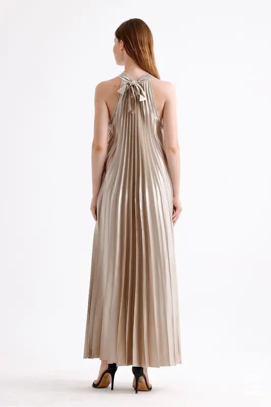 Boyundan Bağlamali Piliseli Dijital Baskili Kolsuz Saten Elbise | Elb34513 Bej-Bej - 5