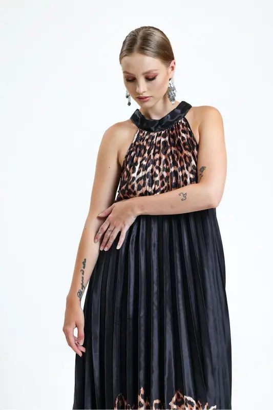 Boyundan Bağlamali Piliseli Dijital Baskili Kolsuz Saten Elbise | Elb34513 Kahve Leopar-Kahve Leopar - SENSE