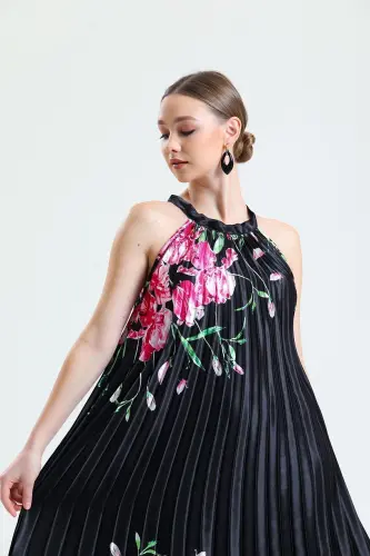 Boyundan Bağlamali Piliseli Dijital Baskili Kolsuz Saten Elbise | Elb34513 Siyah Çiçekli-Siyah Çiçekli - GENEL MARKALAR (1)