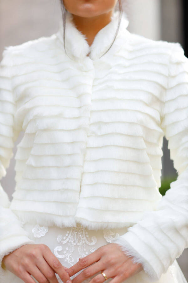 Bridal Stole, Fur, Jacket, Striped Long Sleeve Stole Off-White - 4