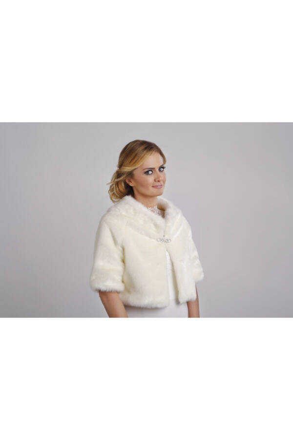 Bride White Stole Jacket Fur - 1