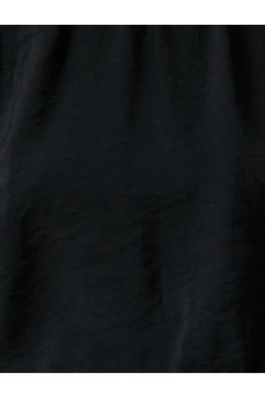 Брючный комбинезон с широкими штанинами и отделкой горловины камнями - 6