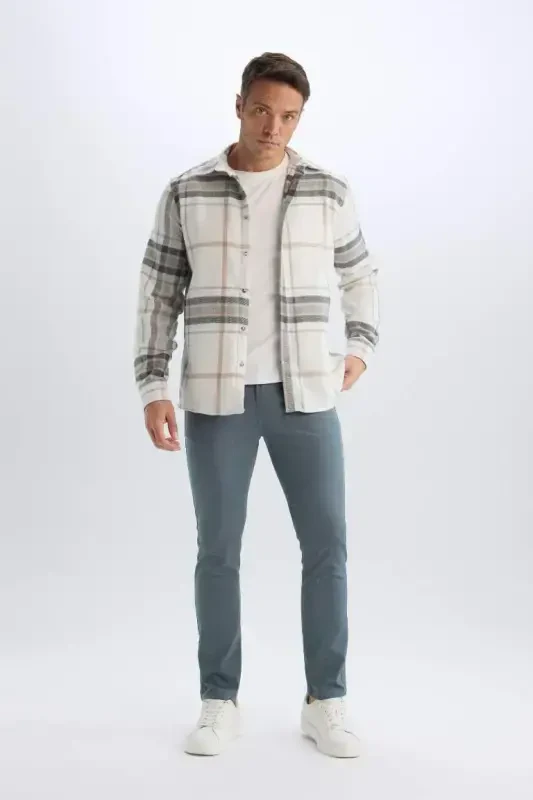 Брюки чинос из плотной ткани, облегающего кроя с зауженными штанинами (цвет: тёмно-синий) - 3