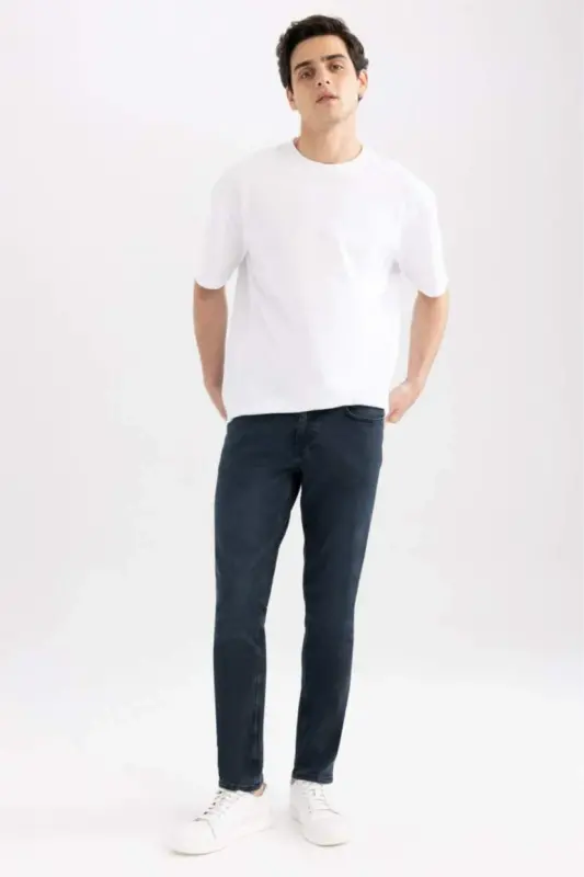 Брюки джинсовые Pedro Slim Fit прямого покроя с зауженными брючинами темно-синего цвета - 3