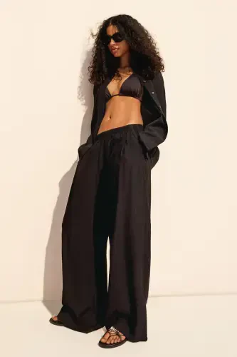 Брюки с широкими штанинами и шнурком. - 4