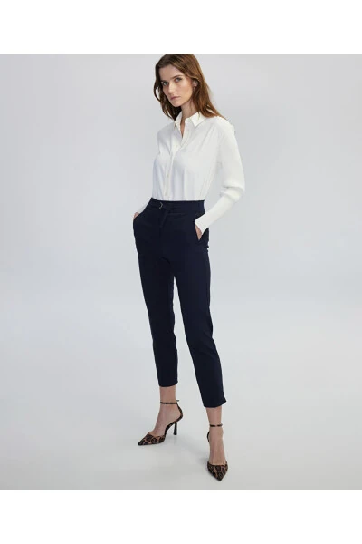 Брюки с тонким ремешком - 1