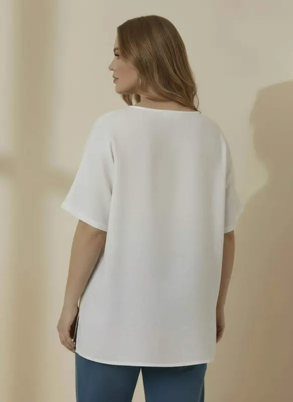 Brooch Detailed V-Neck Women's Plus Size Blouse White - 4
