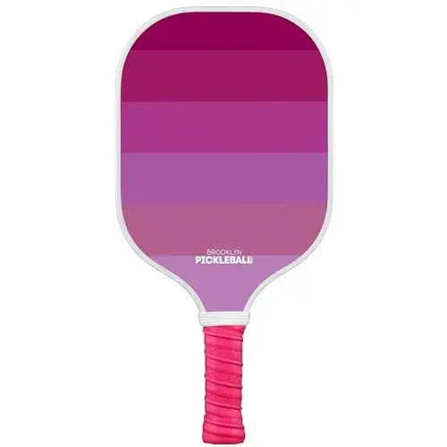 Brooklyn Pickleball Co. | Premium uglerod tolali paddle | USAPA tomonidan tasdiqlangan | Asalari uyasi yadrosi | Yumshoq tutqich | Yagona Pickle-Ball raketkasi | Barcha mahorat darajalari uchun 2025 yilgi zamonaviy Pickle Ball eshkaklari - 1