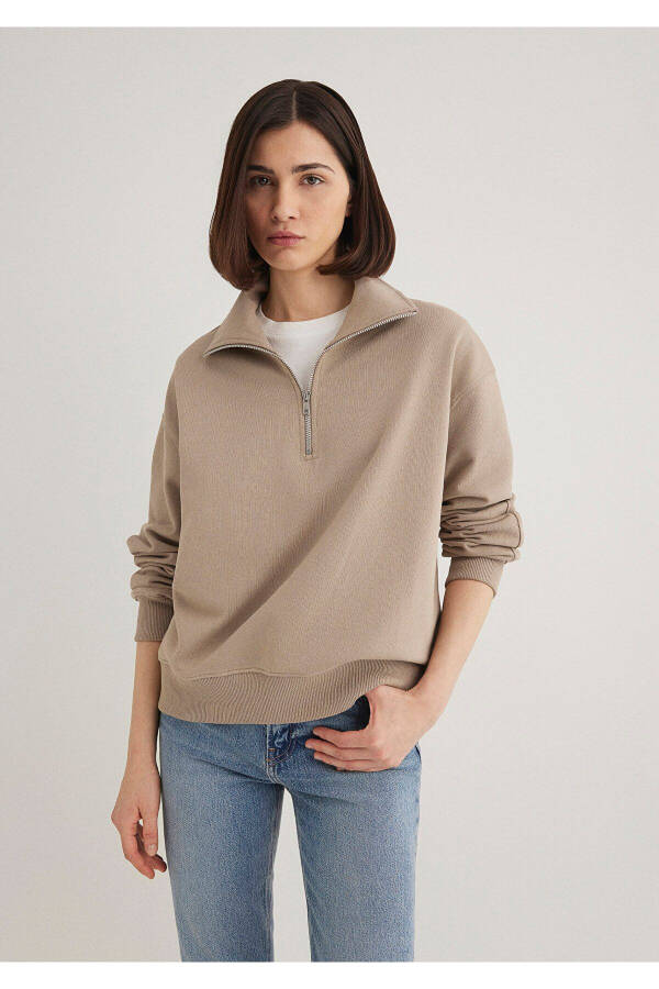 Brown basic sweatshirt with half zip - 2