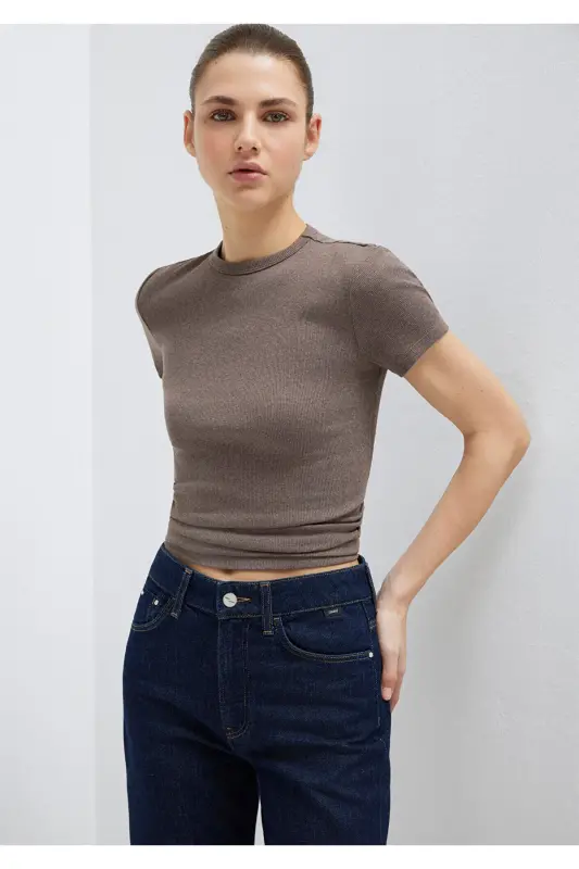 Brown Basic T-Shirt Fitted. - 2
