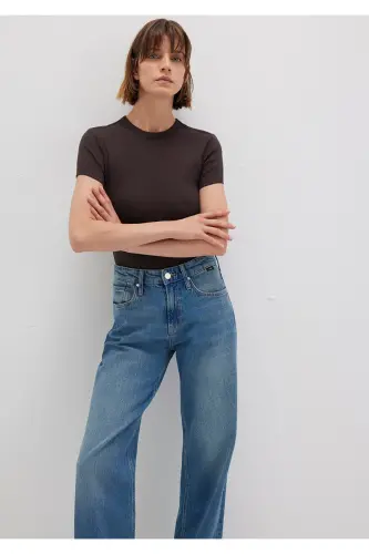 Brown Basic T-Shirt Fitted / Body Fit 1613081-70240-Brown 