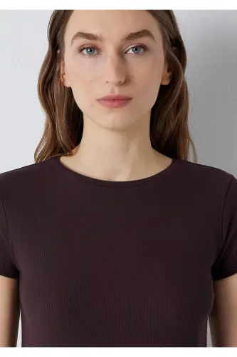 Brown Basic T-Shirt Slim Fit / Slim Fit 1612904-90704 - Brown - 6