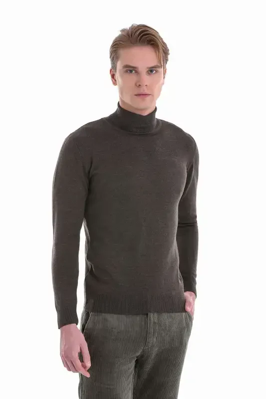 Brown Comfort Fit Plain Crew Neck Wool Knit - 1