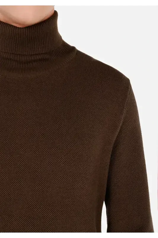 Brown regular fit turtleneck sweater for men. - 5