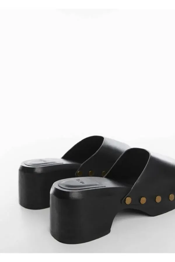 Buckled heeled leather sandals - 5