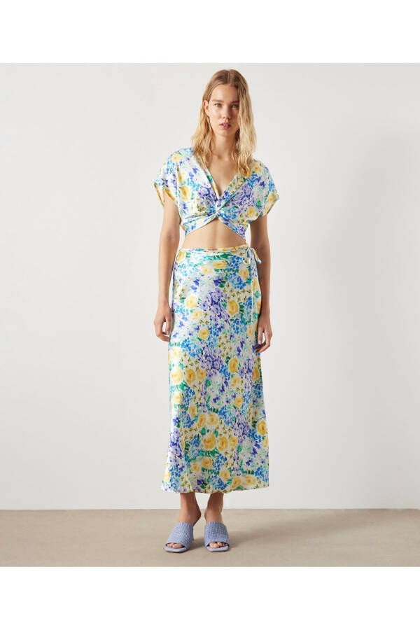 Burgulu çiçek desen bluz - 4