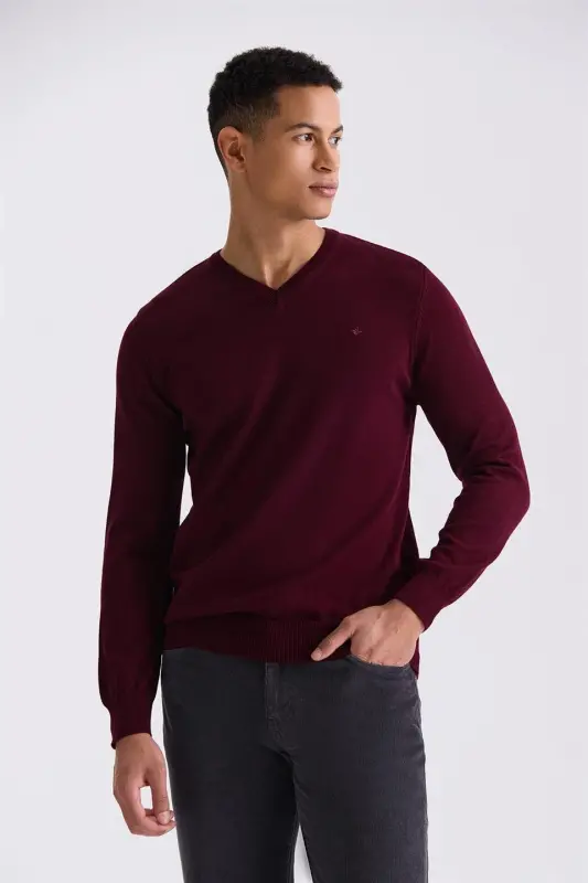 Burgundy Slim Fit V-Neck Knitted Pullover - JAKAMEN