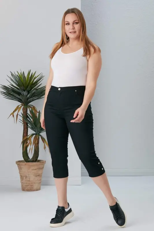 Button Detailed Plus Size Black Capri - 5