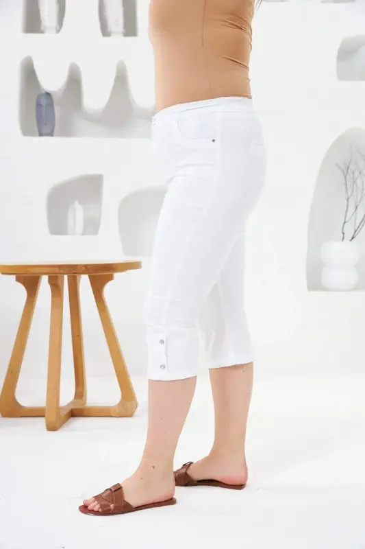 Button Detailed Plus Size White Capri - 2
