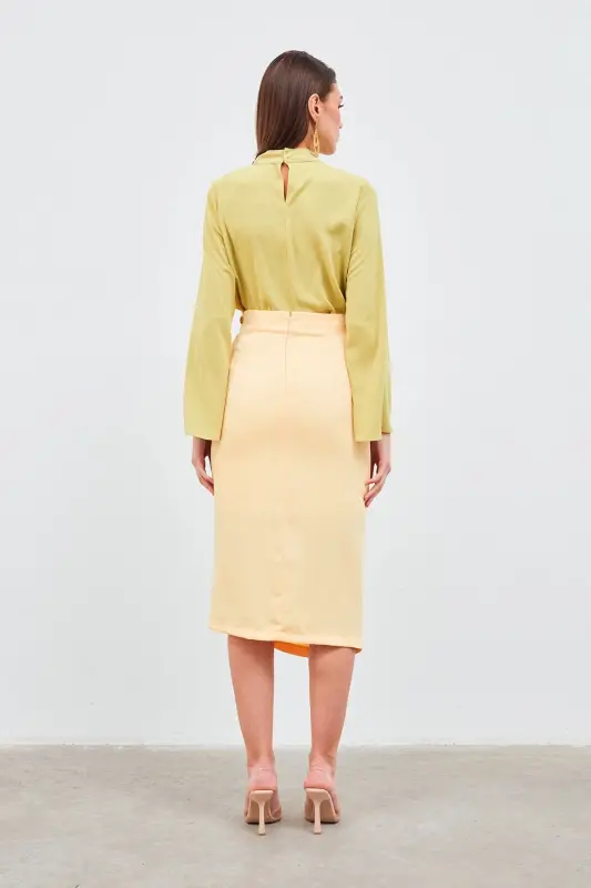 Button-Detailed Satin Crepe Skirt - Yellow - 5