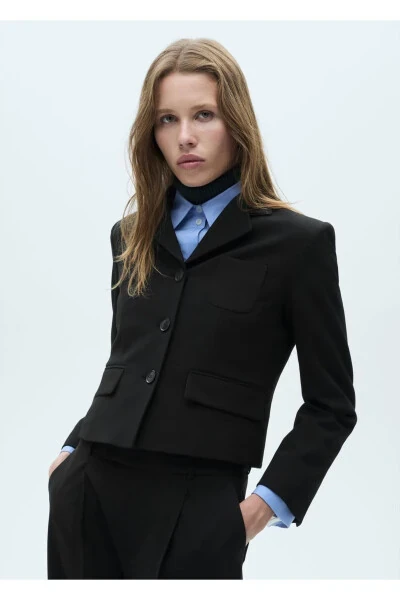 Button-Up Crop Blazer Jacket - MANGO