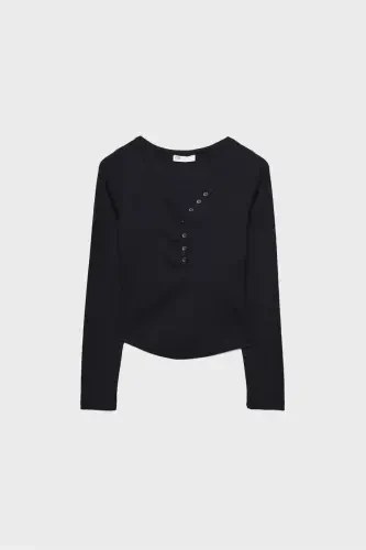 Button-up T-shirt - 6