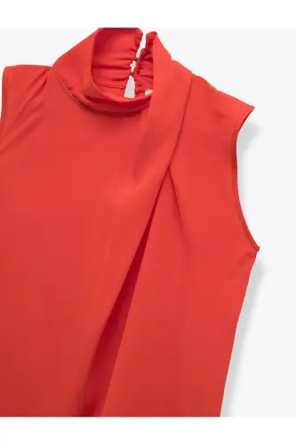 Buttoned Asymmetric Stand-up Collar Sleeveless Crepe Blouse - 5