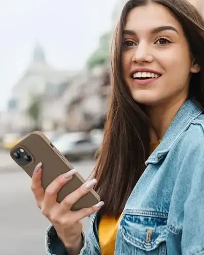 BUYDOT iPhone 15 uchun g'ilof Suyuq silikon Yengil Shokka chidamli himoya qopqog'i 6,1 dyuymli tirnalishga qarshi tushishdan himoya, och jigarrang - 7